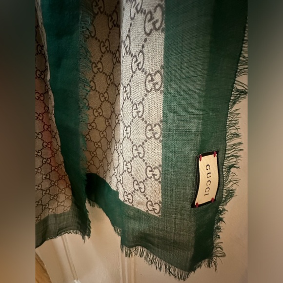 Gucci Scarf - Picture 8 of 17